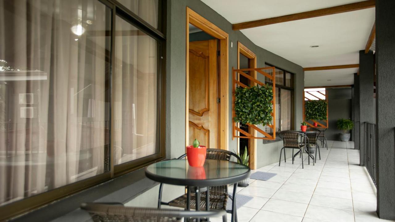 Coati Arenal Lodge La Fortuna Екстериор снимка