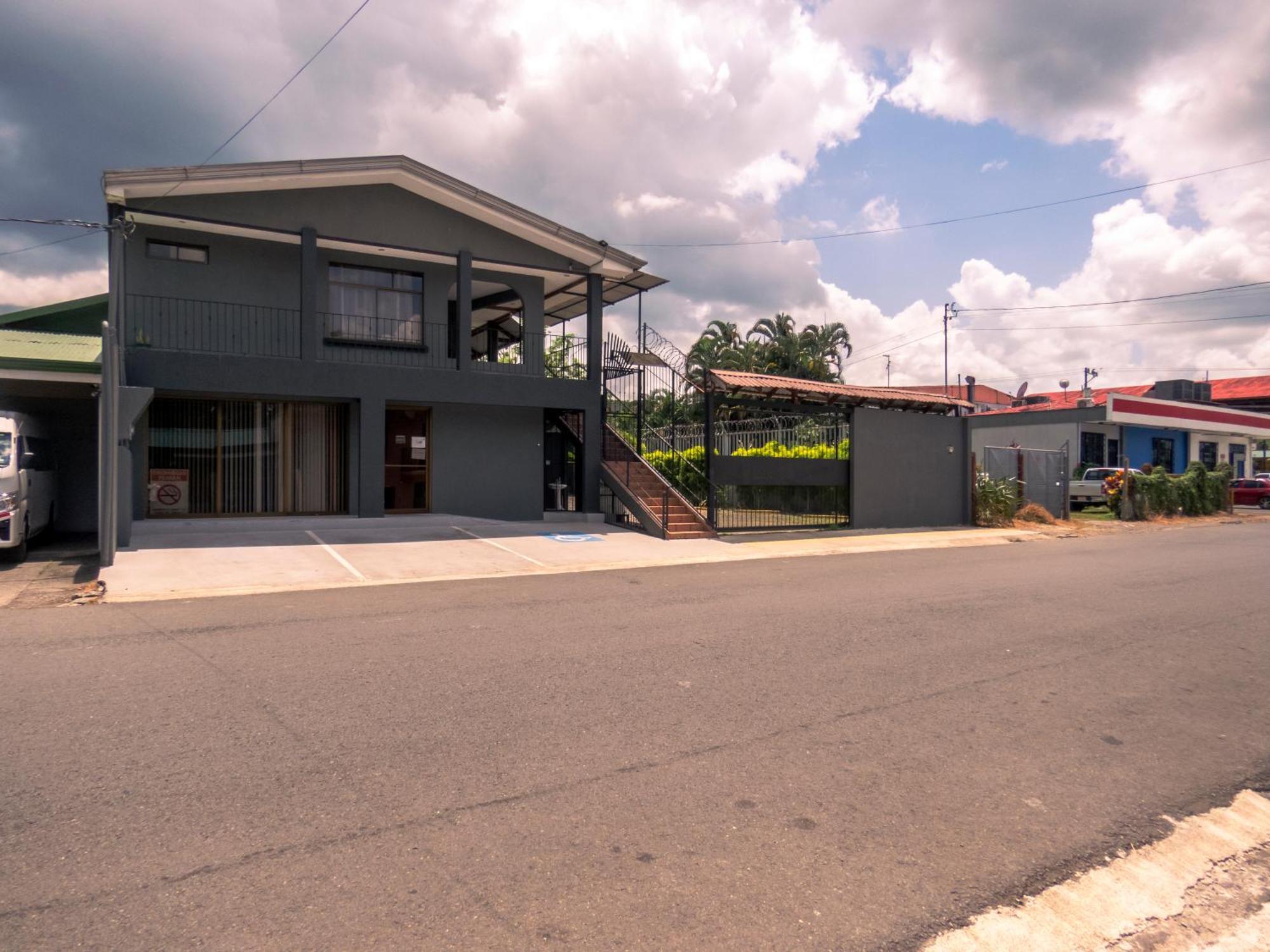 Coati Arenal Lodge La Fortuna Екстериор снимка